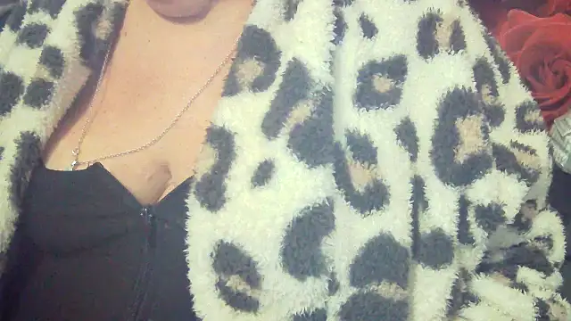 Snapshot of Playful_MILF_Demi chatting on February 19, 10:12 am Playful MILF Demi online show from February 19, 10:12 am