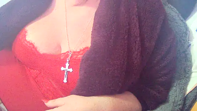 Snapshot of Playful_MILF_Demi chatting on February 19, 10:18 pm Playful MILF Demi online show from February 19, 10:18 pm