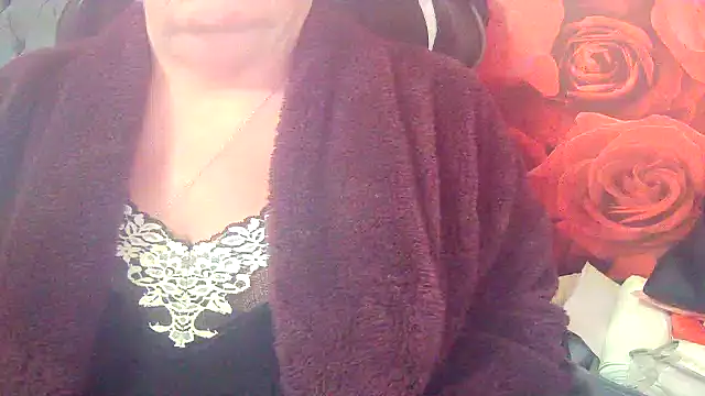 Playful MILF Demi online show from April 8, 8:21 pm