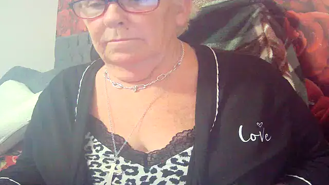 Playful MILF Demi online show from May 15, 12:25 pm