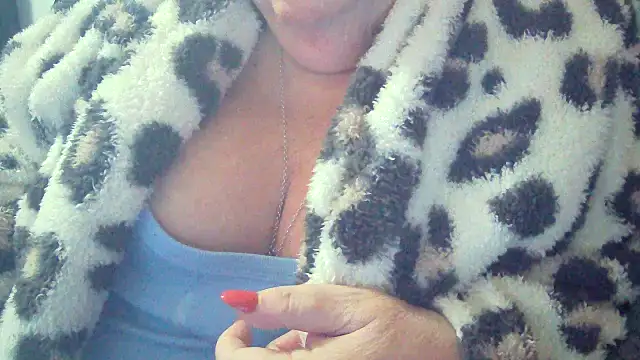 Snapshot of Playful_MILF_Demi chatting on February 7, 10:23 am Playful MILF Demi online show from February 7, 10:23 am