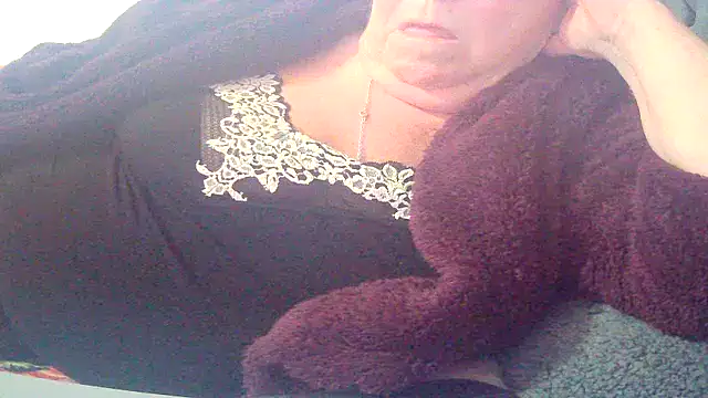 Playful MILF Demi online show from April 9, 10:10 am