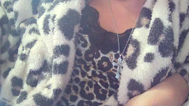 Snapshot of Playful_MILF_Demi chatting on February 14, 11:10 am Playful MILF Demi online show from February 14, 11:10 am