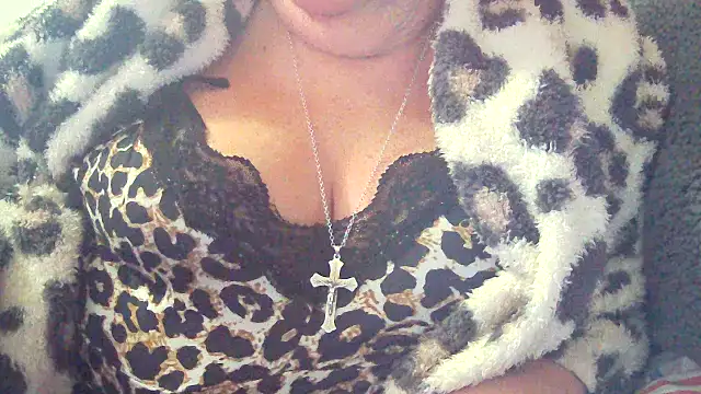 Snapshot of Playful_MILF_Demi chatting on February 13, 11:05 pm Playful MILF Demi online show from February 13, 11:05 pm