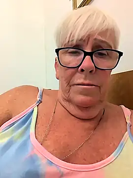 Snapshot of Playful_MILF_Demi chatting on July 3, 11:11 pm Playful MILF Demi online show from July 3, 11:11 pm