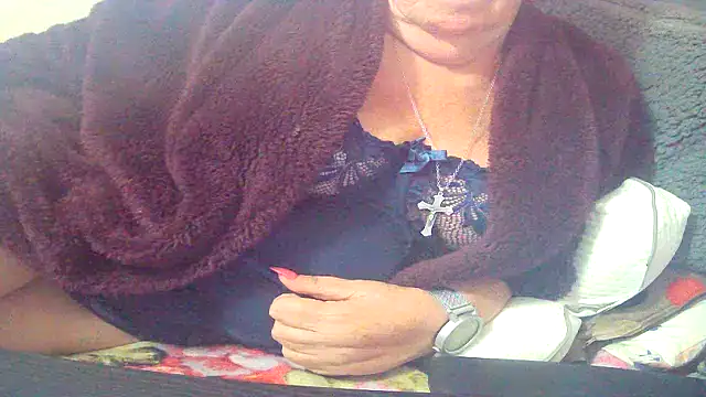 Playful MILF Demi online show from May 17, 10:43 pm