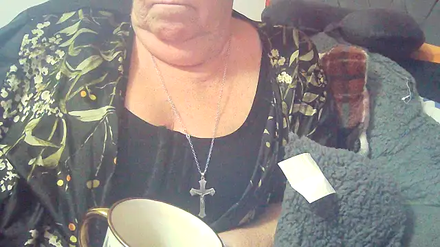 Snapshot of Playful_MILF_Demi chatting on February 24, 4:41 pm Playful MILF Demi online show from February 24, 4:41 pm