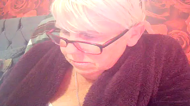 Snapshot of Playful_MILF_Demi chatting on June 17, 9:36 pm Playful MILF Demi online show from June 17, 9:36 pm
