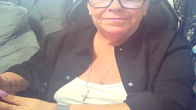 Snapshot of Playful_MILF_Demi chatting on July 14, 12:55 pm Playful MILF Demi online show from July 14, 12:55 pm