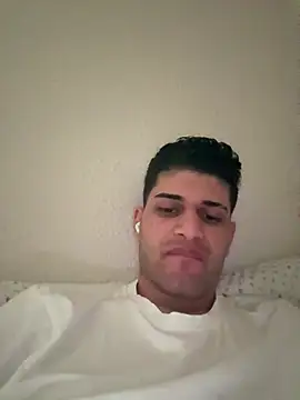 Snapshot of Xhabi22 chatting on May 15, 2:15 pm Xhabi22 online show from May 15, 2:15 pm