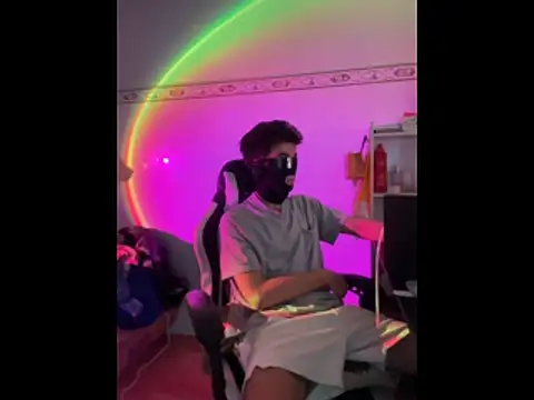 Snapshot of Wuza-H chatting on October 26, 3:45 pm Wuza-H online show from October 26, 3:45 pm