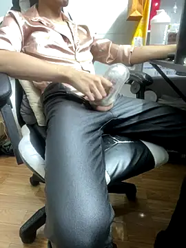 Snapshot of Wuza-H chatting on October 24, 4:22 am Wuza-H online show from October 24, 4:22 am