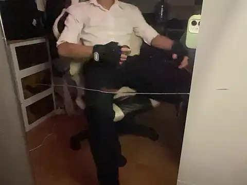 Snapshot of Wuza-H chatting on November 16, 4:23 pm Wuza-H online show from November 16, 4:23 pm