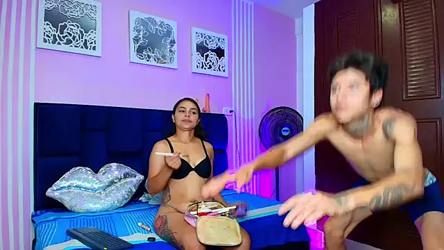 Snapshot of TheKingssRomance chatting on November 5, 7:17 pm TheKingssRomance online show from November 5, 7:17 pm