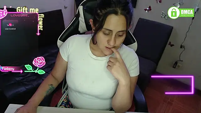 MelRaiise online show from October 26, 11:27 pm