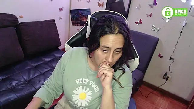 MelRaiise online show from October 24, 10:53 pm