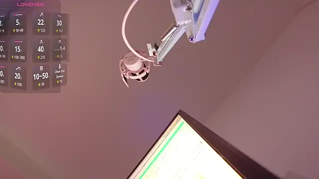 CheatingNeighborr online show from March 3, 5:31 pm