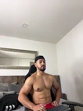 Ezzio Scolaro online show from October 20, 1:55 pm