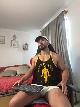 Ezzio Scolaro online show from February 15, 1:32 pm