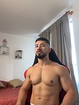 Ezzio Scolaro online show from February 19, 1:19 pm