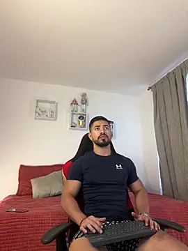 Ezzio Scolaro online show from April 2, 10:27 pm