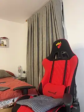 Ezzio Scolaro online show from February 25, 12:22 am