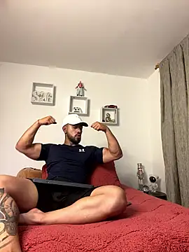 Ezzio Scolaro online show from January 14, 2:15 am