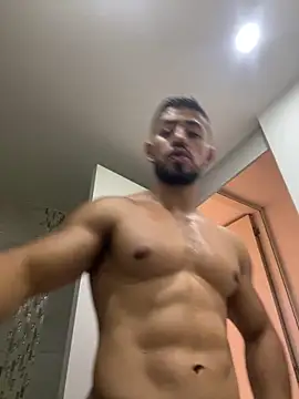 Ezzio Scolaro online show from April 10, 11:34 pm