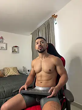 Ezzio Scolaro online show from October 27, 12:06 pm