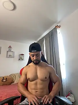 Ezzio Scolaro online show from November 15, 1:04 pm