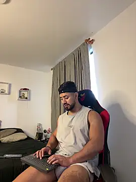 Ezzio Scolaro online show from March 13, 10:26 pm