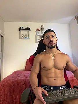 Ezzio Scolaro online show from April 16, 10:34 pm