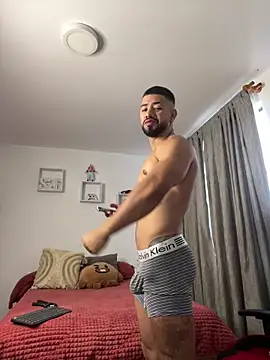 Ezzio Scolaro online show from November 8, 12:09 pm