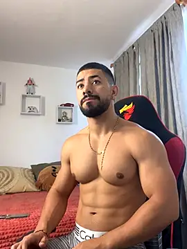 Ezzio Scolaro online show from November 20, 11:44 am