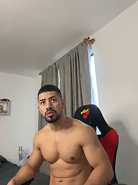 Ezzio Scolaro online show from October 21, 12:15 pm