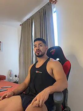 Ezzio Scolaro online show from March 24, 9:48 pm