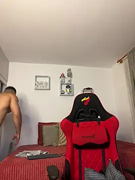 Ezzio Scolaro online show from April 6, 12:06 am