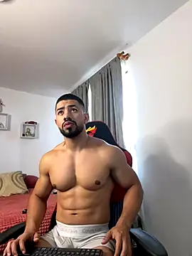 Ezzio Scolaro online show from November 12, 12:20 pm