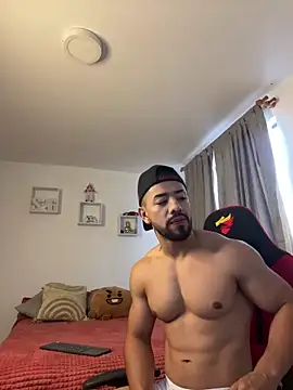 Ezzio Scolaro online show from November 13, 11:47 am