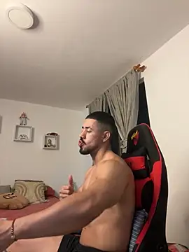 Ezzio Scolaro online show from December 3, 12:23 am