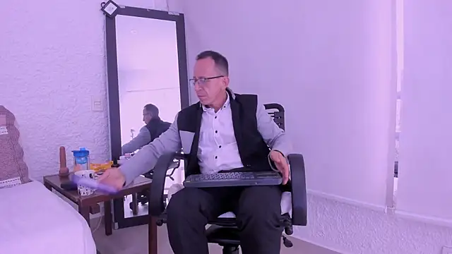  axelking  online show from February 12, 11:32 am