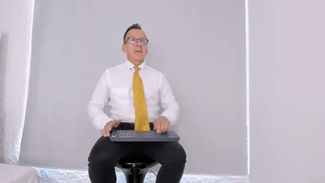  axelking  online show from October 28, 11:42 am