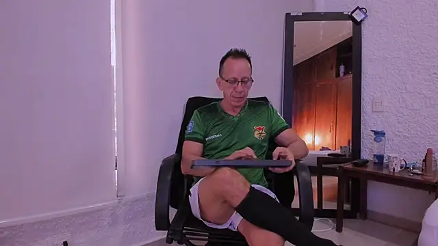  axelking  online show from December 15, 11:27 am