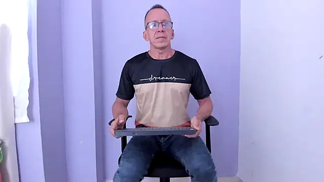  axelking  online show from March 16, 11:36 am