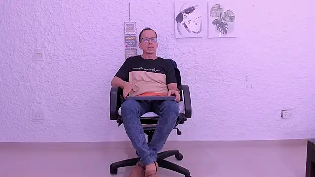  axelking  online show from February 16, 11:42 am