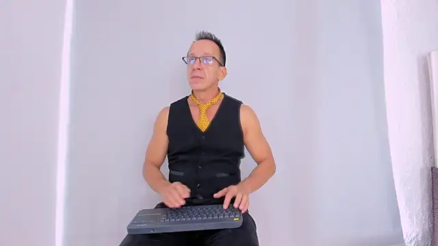  axelking  online show from November 8, 11:36 am