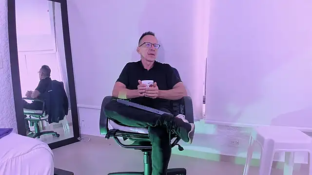  axelking  online show from February 26, 11:43 am