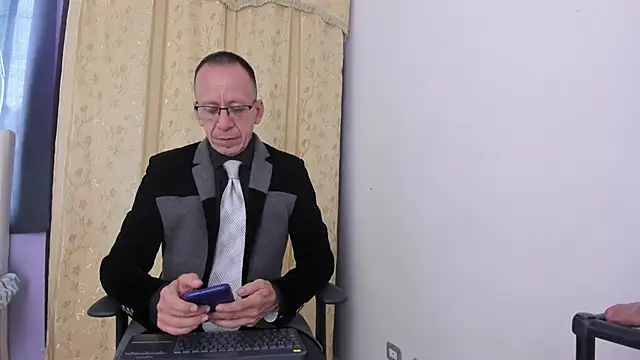  axelking  online show from April 9, 11:38 am