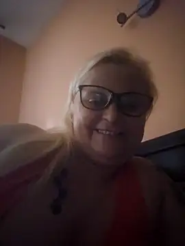 NieMaJazdyBezGwiazdy7883 online show from October 8, 8:16 am