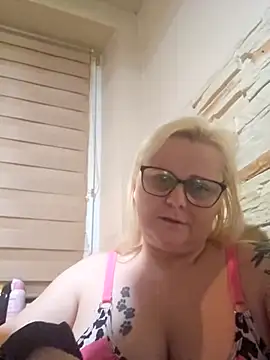 NieMaJazdyBezGwiazdy7883 online show from November 16, 6:56 pm